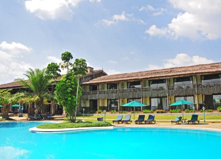Paraa Safari Lodge above the Victoria Nile